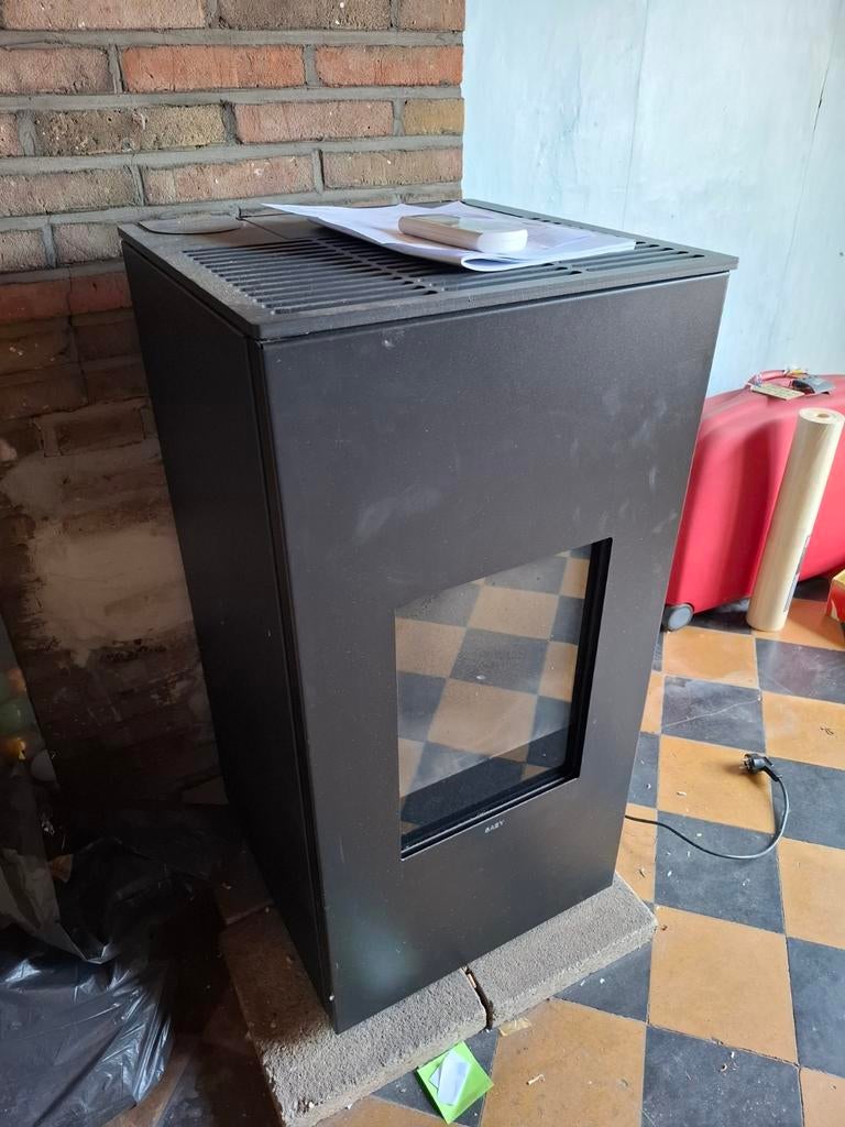 Pelletkachel in goede staat met gebruiksaanwijzing, Huis en Inrichting, Kachels, Ophalen, Gebruikt, Overige brandstoffen, Pelletkachel