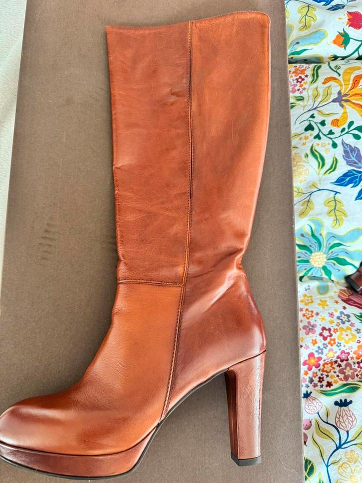 Zinda lederen laarzen cognac M 39 – NIEUW met doos, Kleding | Dames, Schoenen, Nieuw, Hoge laarzen, Overige kleuren, Ophalen of Verzenden