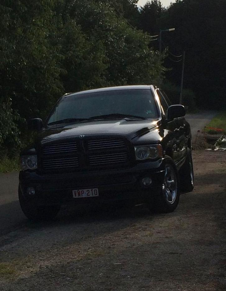 Dodge ram 5.7 hemi dub cab lpg, Auto's, Bestelwagens en Lichte vracht, Particulier, Dodge, LPG, 5 deurs, Automaat, Zwart, Grijs