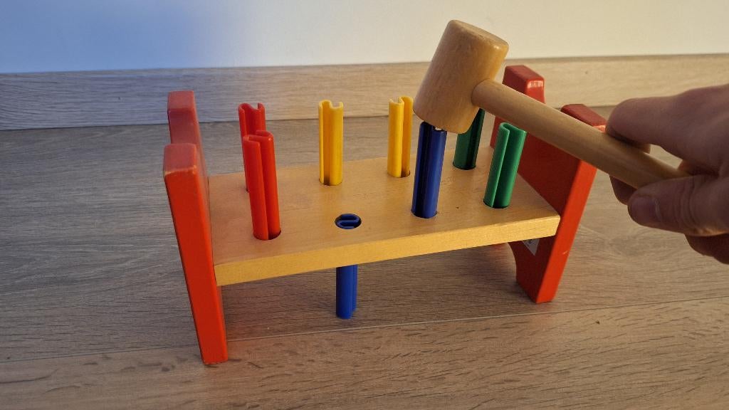 IKEA MULA Hamertje Tik hamerbank met 8 gekleurde pinnen, Ophalen, Gebruikt