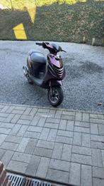 Zip 70 cc a klasse met papieren, Fietsen en Brommers, Ophalen, Zo goed als nieuw, Zip
