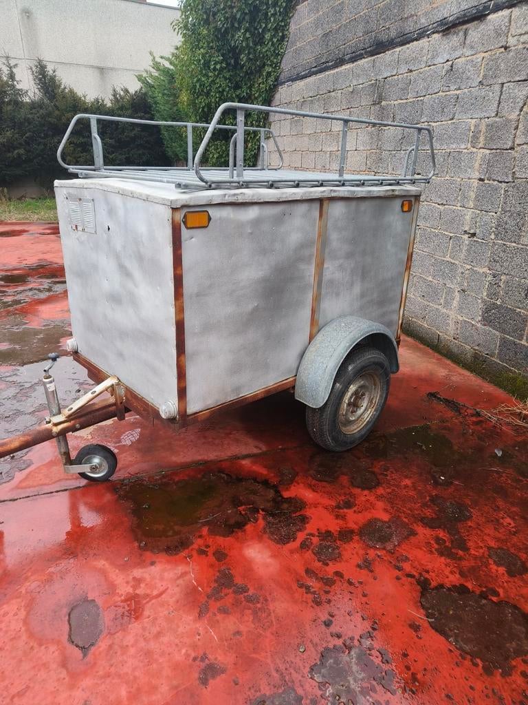 Bande-annonce, Enlèvement