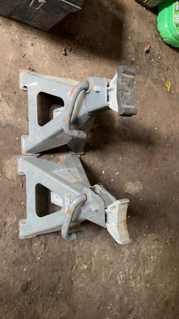 Assteunen, Ophalen, Zo goed als nieuw