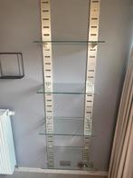 wandrek met glazen leggers, Ophalen