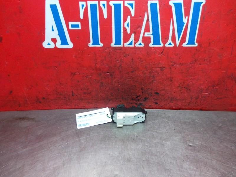 COMMUTATEUR VITRES ELECTRIQUES Toyota Yaris (P1), Utilisé, Toyota