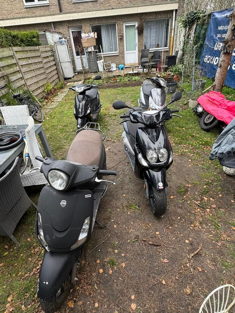 4 scooters, Ophalen, Zo goed als nieuw