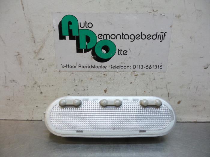 Eclairage intérieur arrière d'un Renault Megane (Megane 2, Autos : Pièces & Accessoires, Éclairage, Renault, Utilisé, Enlèvement ou Envoi