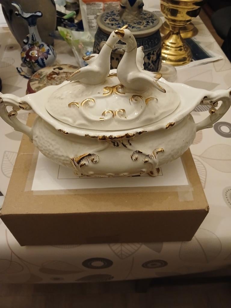 Ancienne soupière en céramique, Ophalen