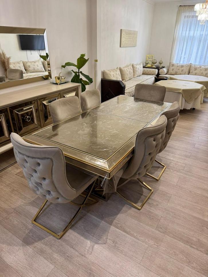 Salle a manger, Huis en Inrichting, Stoffering | Vloerbedekking, Zo goed als nieuw, Beige, Ophalen