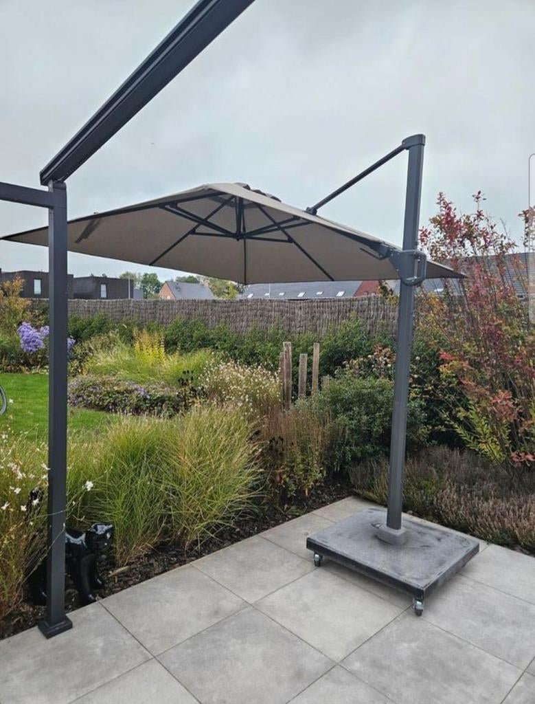 Zweefparasol - Platinum Challenger T2 + parasolvoet 120KG, Tuin en Terras, Parasols, Ophalen, Zo goed als nieuw, 3 tot 4 meter