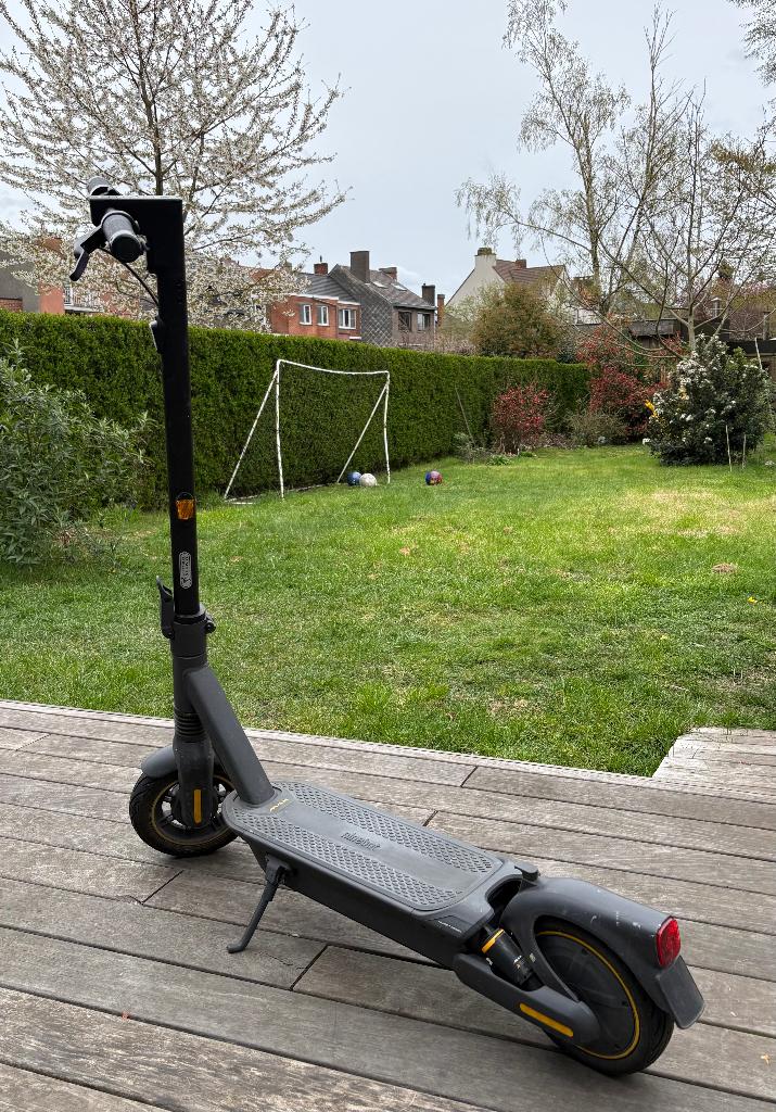 E-step Ninebot Kickscooter Max G2 twee jaar oud., Fietsen en Brommers, Steps, Gebruikt, Elektrische step (E-scooter), Ophalen