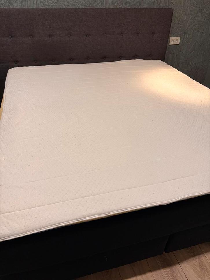 Boxspring 180x200 met garantie, Huis en Inrichting, Slaapkamer | Boxsprings, Zo goed als nieuw, 180 cm, 200 cm, Tweepersoons, Zwart