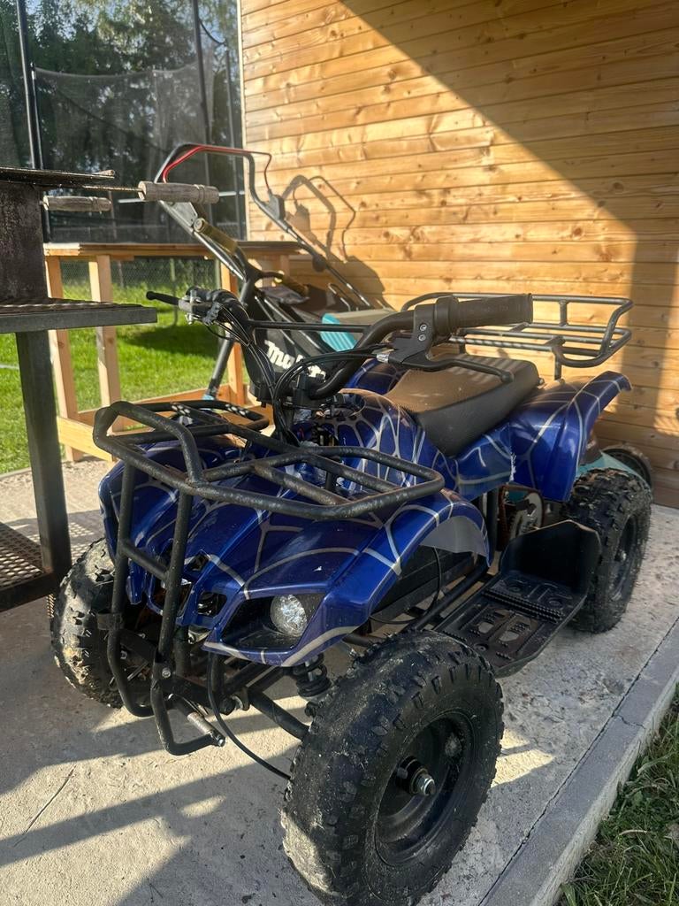 kinderquad die een nieuwe accu nodig heeft 35 v, Motoren