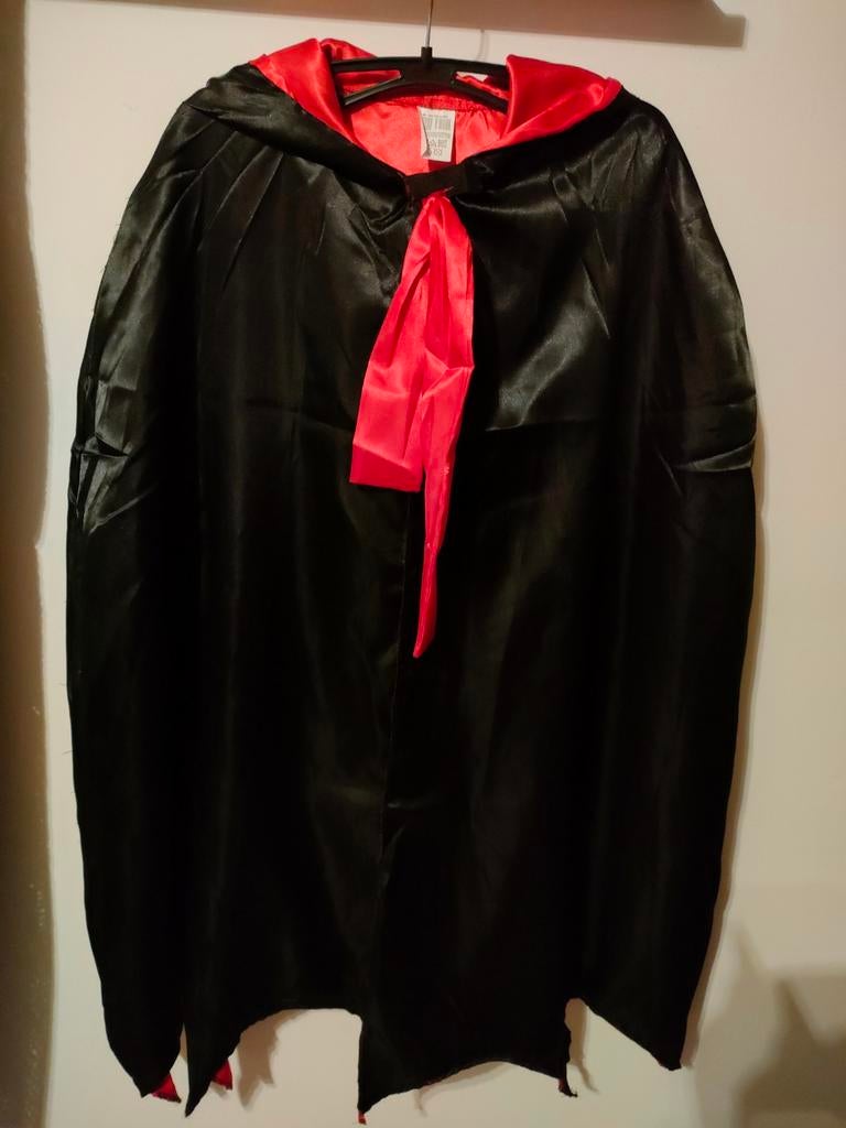 Carnaval of Halloween cape, Ophalen