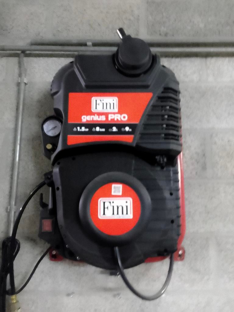 Compressors, Doe-het-zelf en Bouw, Ophalen, Gebruikt, 10 bar of meer, Minder dan 25 liter