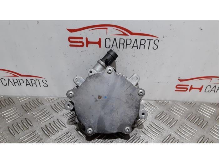 Vacuumpomp (Benzine) van een Mercedes GLA, Auto-onderdelen, Motor en Toebehoren, Mercedes-Benz, Gebruikt, 3 maanden garantie, Ophalen of Verzenden