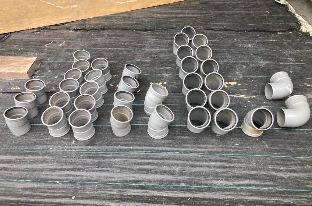 59 PVC hulpstukken dia 110 of 125 (Dyka) SN4 of SN8, Doe-het-zelf en Bouw, Buizen en Afvoer, Zo goed als nieuw, Afvoer, PVC, Minder dan 2 meter