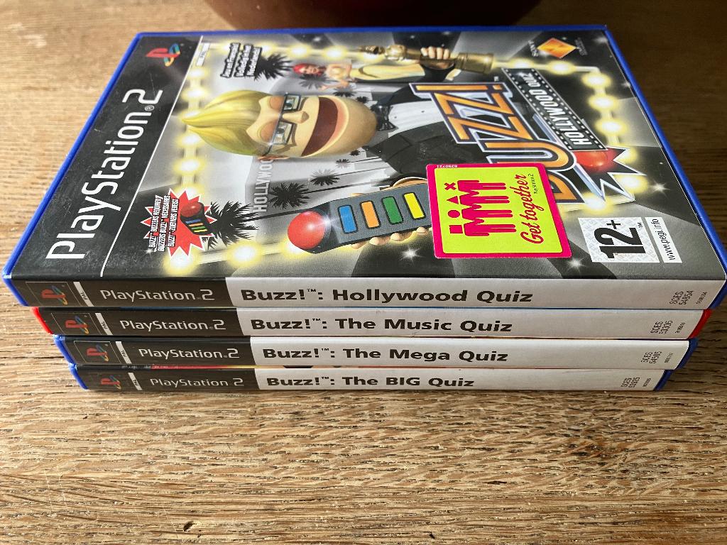 Ps2 Buzz quiz - 4 spellen, Games en Spelcomputers, 3 spelers of meer, Ophalen, Zo goed als nieuw, Puzzel en Educatief