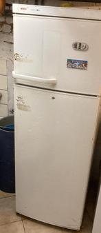 Grand frigo BOSCH avec petit congélateur, Utilisé, 45 à 60 cm, 100 à 150 litres, Enlèvement