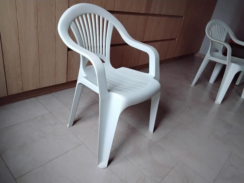 Tuinstoel wit stapelbaar, Ophalen, Zo goed als nieuw, Kunststof, Stapelbaar
