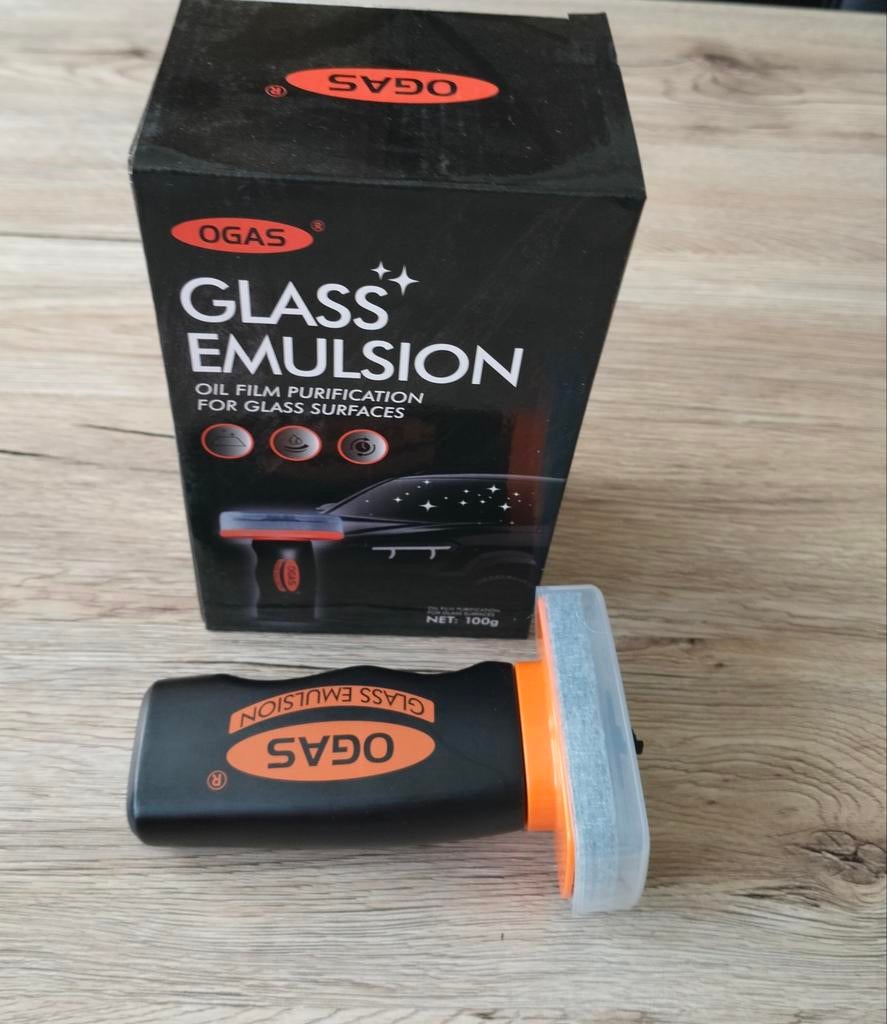 Ogas reinigingspasta voor autoruiten, Ophalen