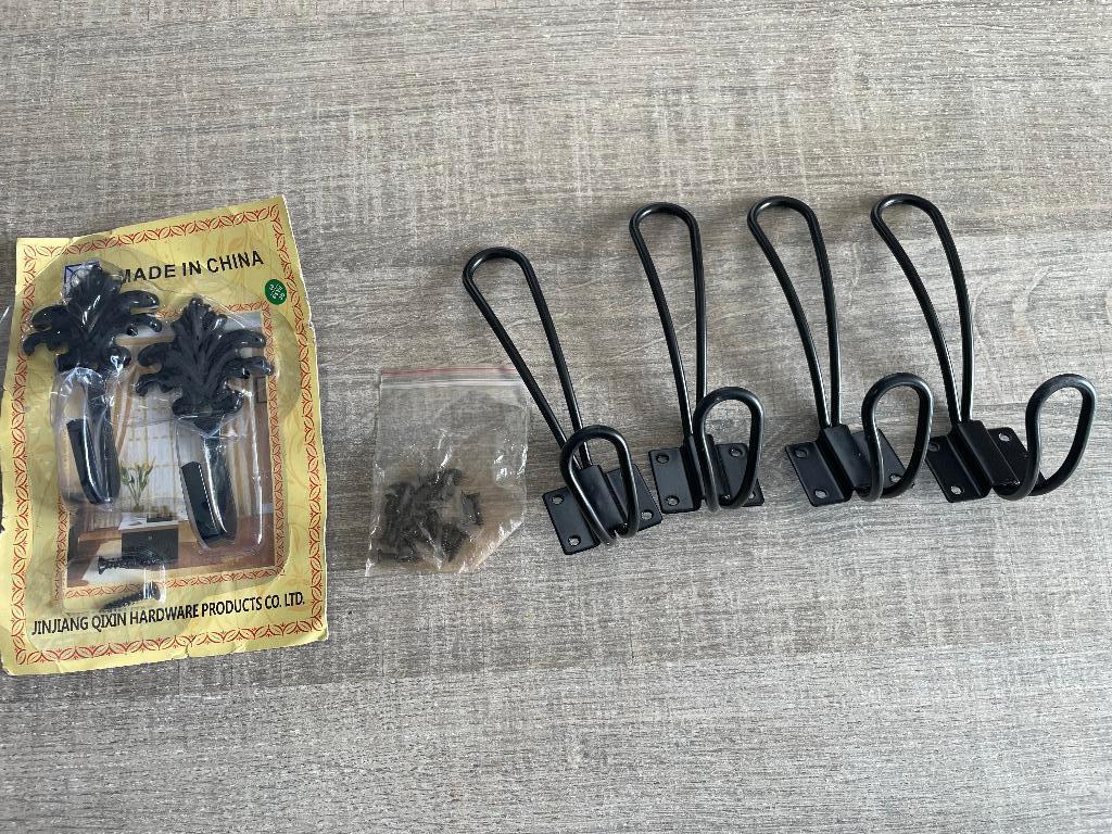 6 crochets-porte-manteaux en métal noir NEUFS avec leurs vis, Enlèvement, Neuf