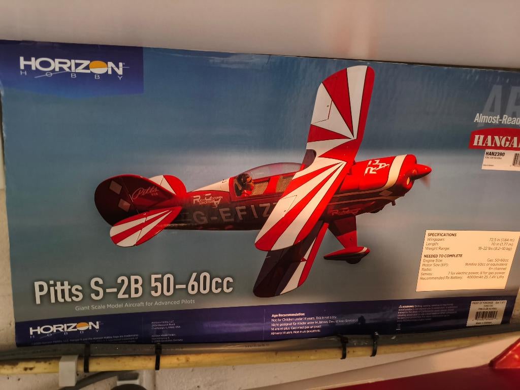 Pitts S-2B  Hangar 9 + Saito FG-61TS, Enlèvement, Neuf, Essence, RTF (Ready to Fly)