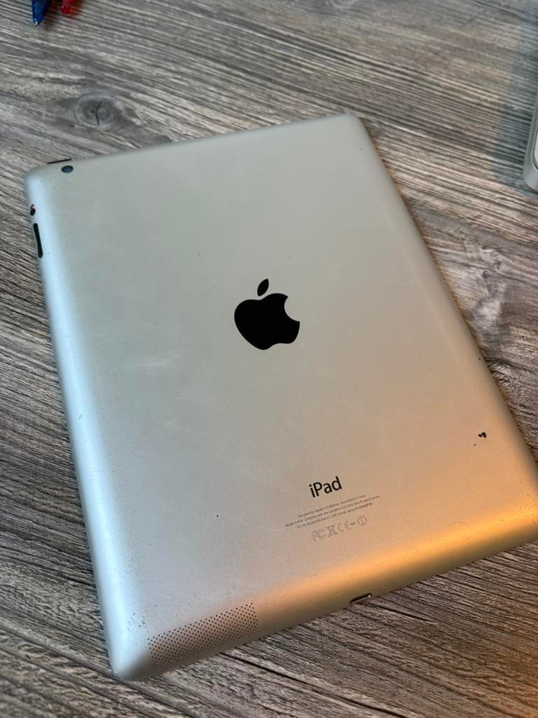 Ipad werkt mits aansluiting pc, Ophalen of Verzenden, Gebruikt