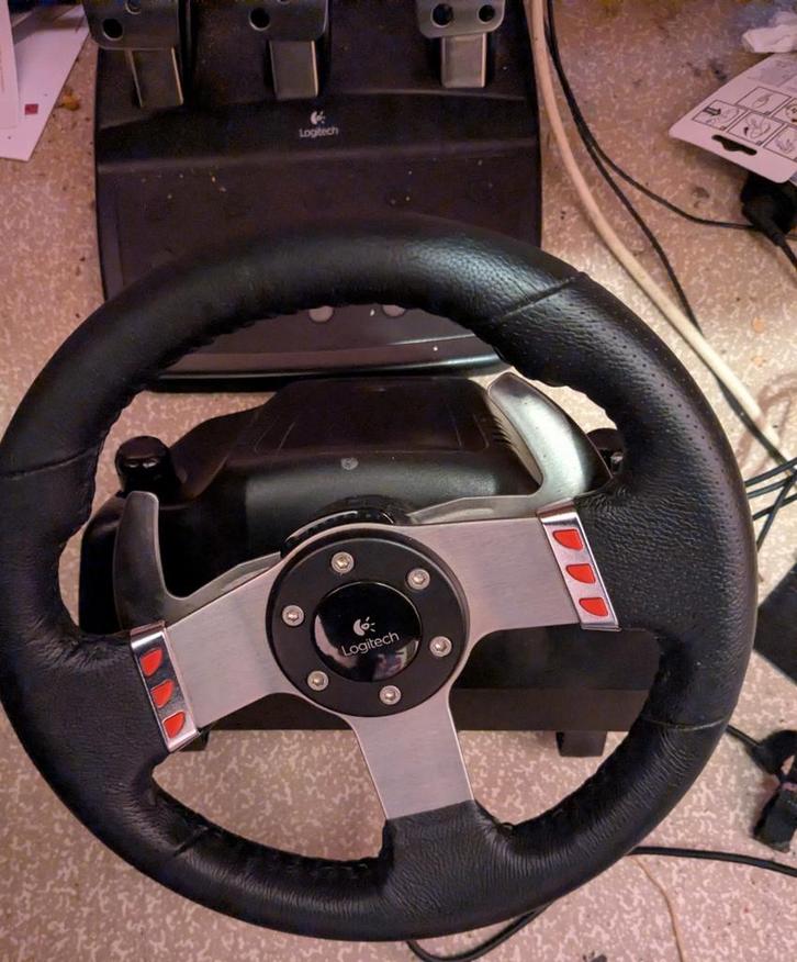 ️ Ensemble complet Logitech G27 - Excellent état + excelle, Informatique & Logiciels, Joysticks, Neuf, Enlèvement