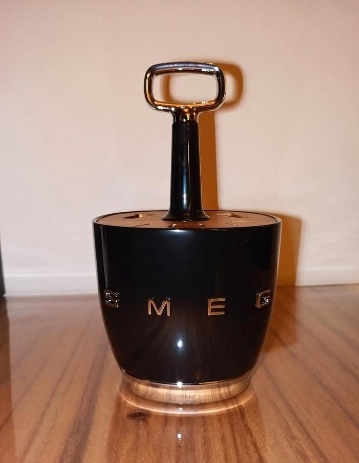 NIEUWE SMEG Bestekhouder Voor 6 Personen Zwart, Maison & Meubles, Salle de bain | Linge de bain & Accessoires, Enlèvement