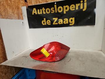Achterlicht links van een Peugeot 207 beschikbaar voor biedingen