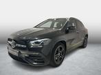 Mercedes-Benz GLA 180 AMG Line + NIGHTPACK + SURROUND VIEW +, Auto's, Mercedes-Benz, Stof, Gebruikt, 4 cilinders, 136 pk