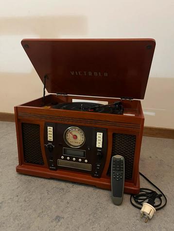 Victrola Navigator 8 in 1 Wood Record Player beschikbaar voor biedingen