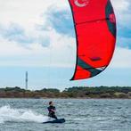 Kitesurfen Eleveight RS V6 9m te koop, Enlèvement ou Envoi, Comme neuf, 9 m², Kite