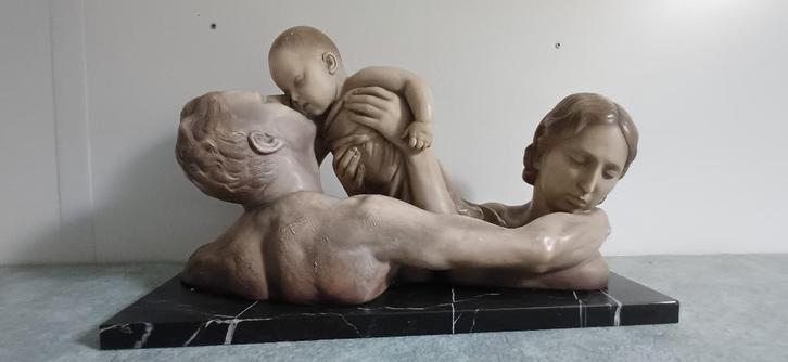 Art Deco beeld A.Pera op marmeren sokkel, Antiquités & Art, Antiquités | Céramique & Poterie, Enlèvement