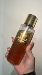 Victoria Secret body mist, Enlèvement, Utilisé