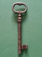 Antieke sleutel in ijzer 18de -19de eeuw (4), Antiek en Kunst, Ophalen of Verzenden