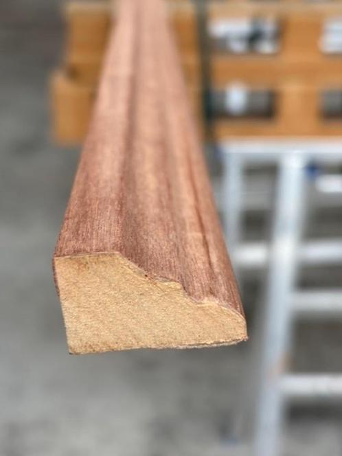 Hoekprofiel / Sierlijst MDF fineer merantilook, Doe-het-zelf en Bouw, Plinten en Afwerking, Nieuw, Plinten, MDF, 250 cm of meer