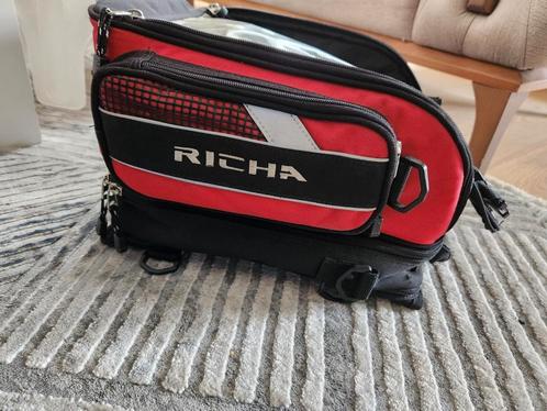 Rood: Richa tanktas voor universele montage op de motor., Motos, Accessoires | Valises & Sacs, Comme neuf, Enlèvement