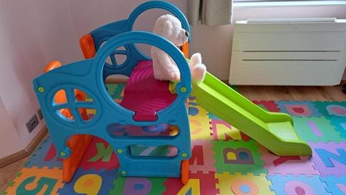 Feber Speelhuis met glijbaan-Voor binnen of buiten, Kinderen en Baby's, Speelgoed | Buiten | Speelhuisjes, Zo goed als nieuw, Kunststof