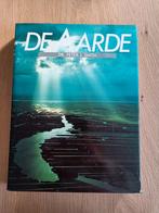 Boek 'De Aarde', Gelezen, Peter J. Smith, Overige typen, Ophalen of Verzenden