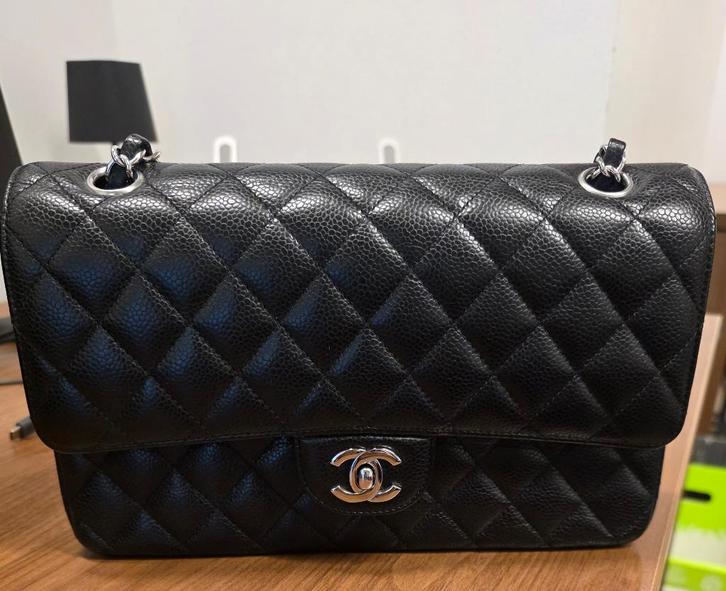 Sac à main Chanel Timeless Classic en cuir matelassé noir, Bijoux, Sacs & Beauté, Sacs | Sacs Femme, Comme neuf, Sac à main, Noir