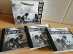 Coffret 3 CD Universal Soldiers Songs Of Peace And Protest, Comme neuf, Coffret, Enlèvement ou Envoi