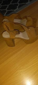 Comfortabele sandalen met sleehak., Kleding | Dames, Schoenen, Espadrilles, Overige kleuren, Gedragen, Bershka