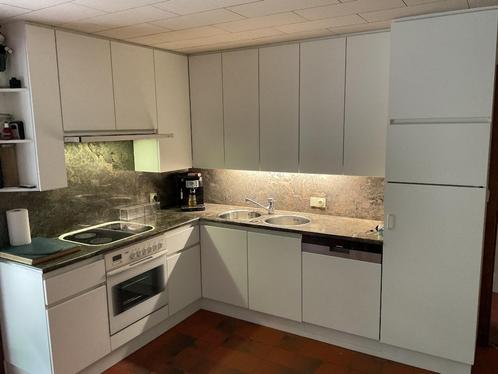 Keuken, Huis en Inrichting, Keuken | Complete keukens, Gebruikt, Hoekkeuken, Wit, Graniet of Steen, Greeploos, Ophalen