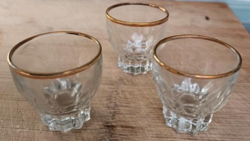 ZEER OUDE JENEVERGLAASJES, Verzamelen, Glas en Drinkglazen, Gebruikt, Borrel- of Shotglas, Ophalen of Verzenden