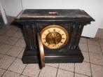 ancienne pendule de cheminee en bois fonctionnelle, Antiquités & Art, Antiquités | Horloges, Enlèvement ou Envoi