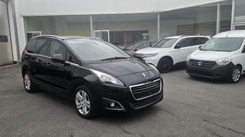 Peugeot 5008 1.6HDI 84Kw Euro 5b GPS Bouwjaar 2014, 214.000K beschikbaar voor biedingen