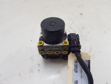 ABS POMP Volkswagen Polo IV (9N1 / 2/3) (01-2001/12-2012) beschikbaar voor biedingen