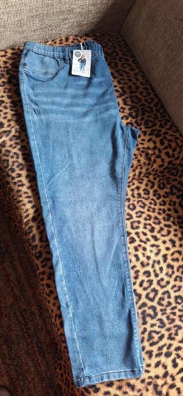Dames Jeans Grote maat 52/54 beschikbaar voor biedingen